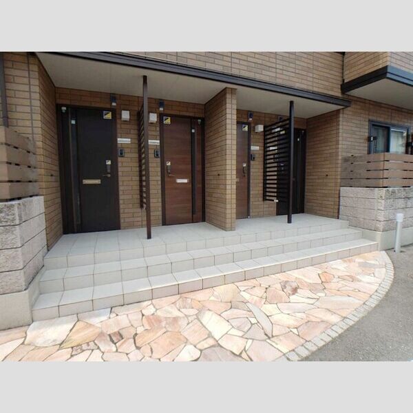 エントランス (エントランス)