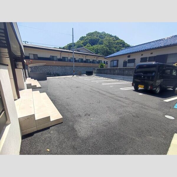 駐車場 (駐車場)