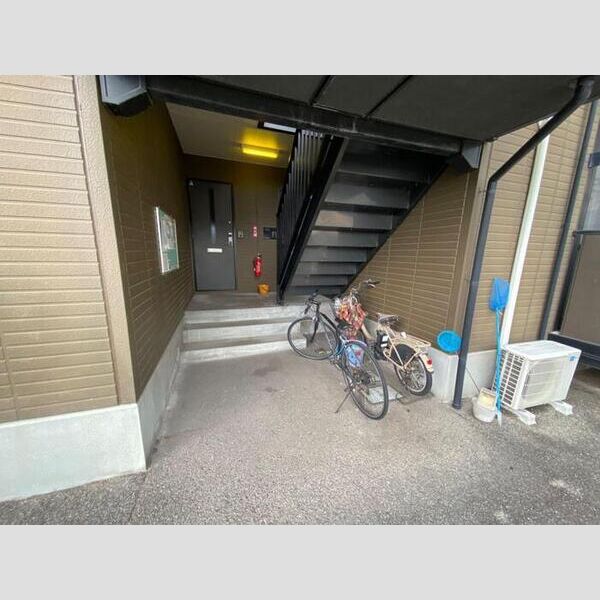 エントランス (エントランス)