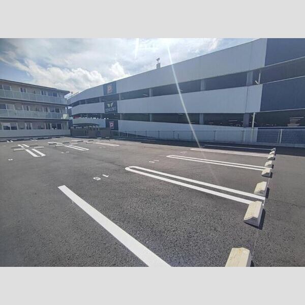 駐車場 (駐車場)