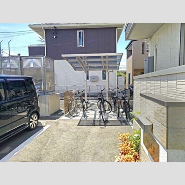 現地周辺 (駐輪場)