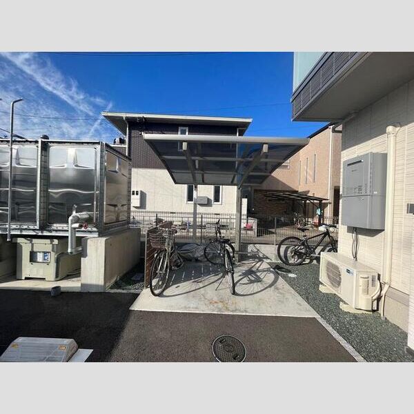 現地周辺 (駐輪場)