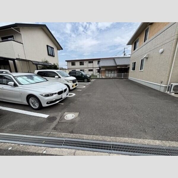 駐車場 (駐車場)