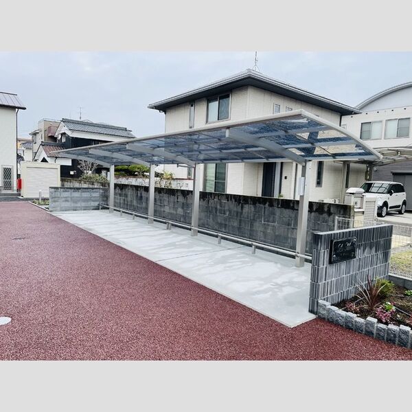 現地周辺 (駐輪場)