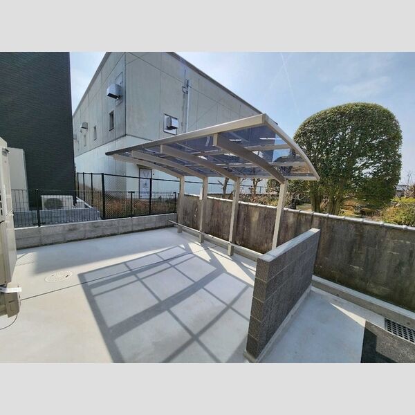 現地周辺 (駐輪場)