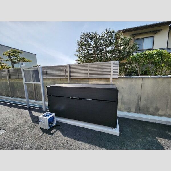 現地周辺 (ゴミ置場)