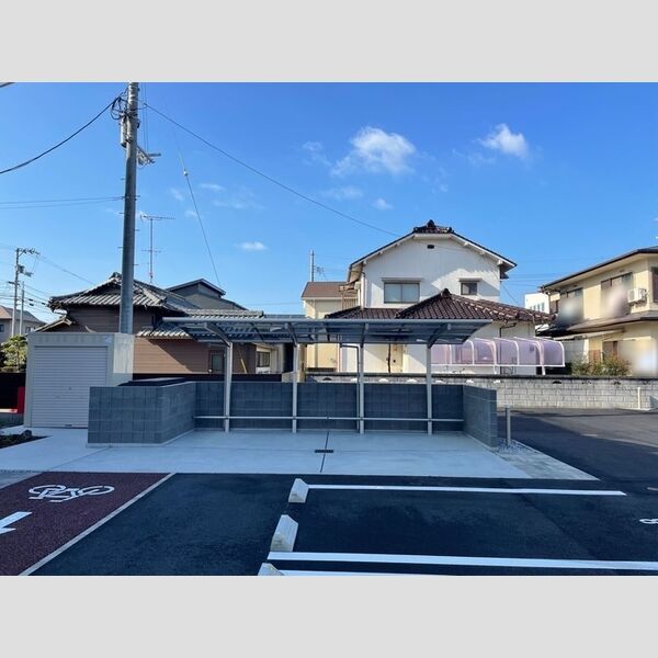 現地周辺 (駐輪場)