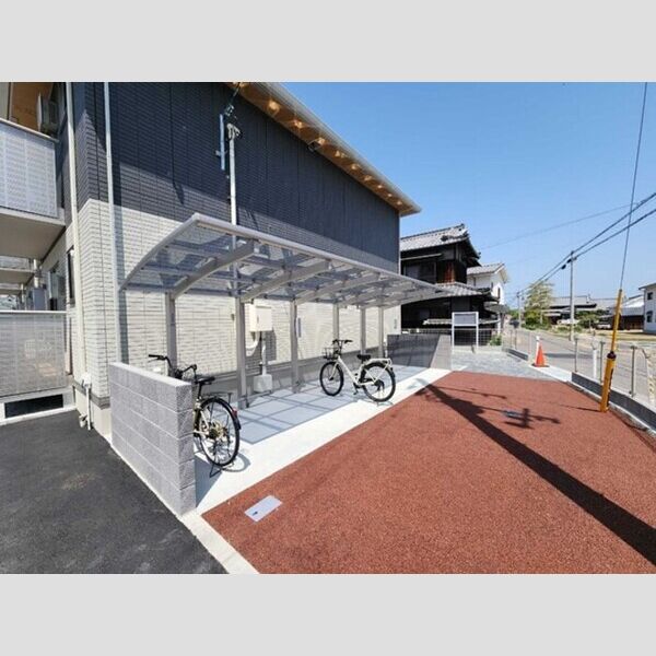 現地周辺 (駐輪場)