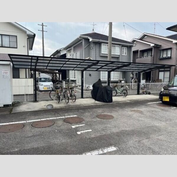 現地周辺 (駐輪場)