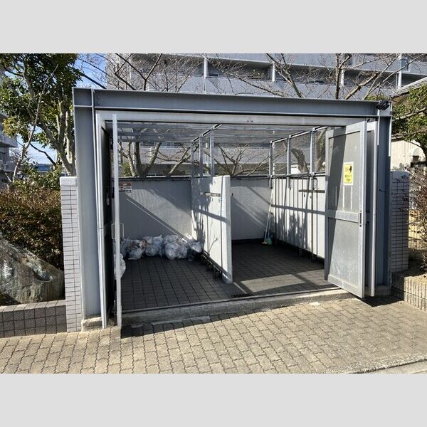 現地周辺 (ゴミ捨て場)