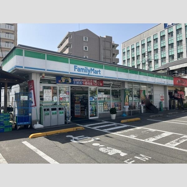 現地周辺 (ファミリーマート朝生田町一丁目店(450m))