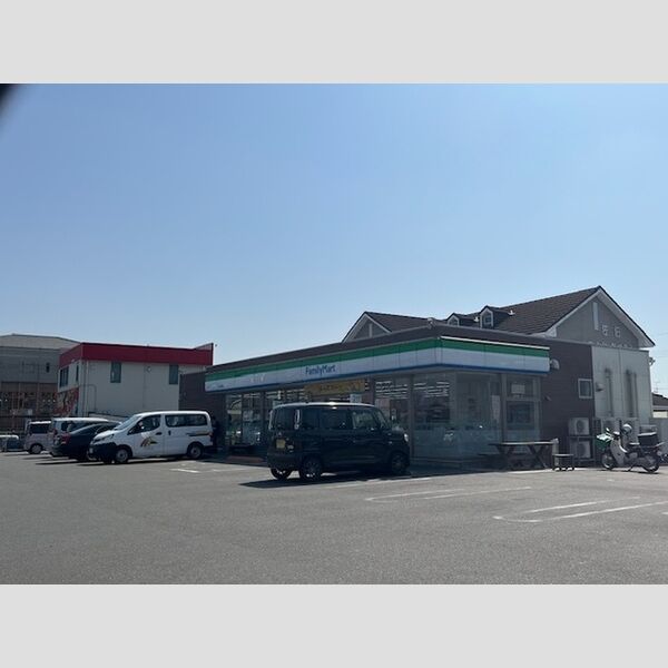 現地周辺 (ファミリーマート松山束本店 521m)