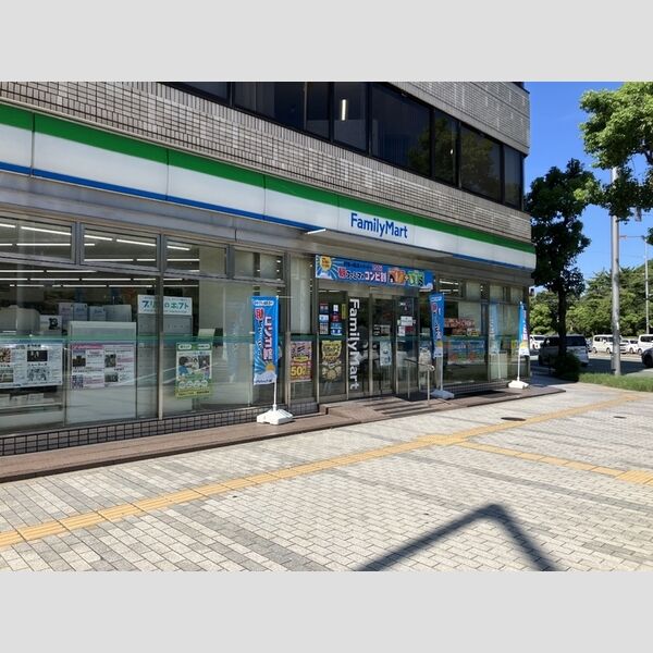 現地周辺 (ファミリーマート大手町店 95m)