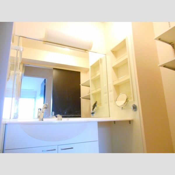 洗面所 (洗髪洗面化粧台)