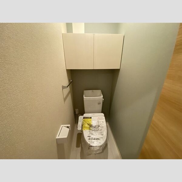 トイレ (温水洗浄暖房便座)