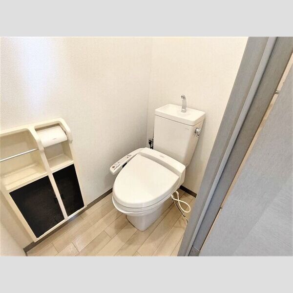 トイレ (温水洗浄暖房便座)