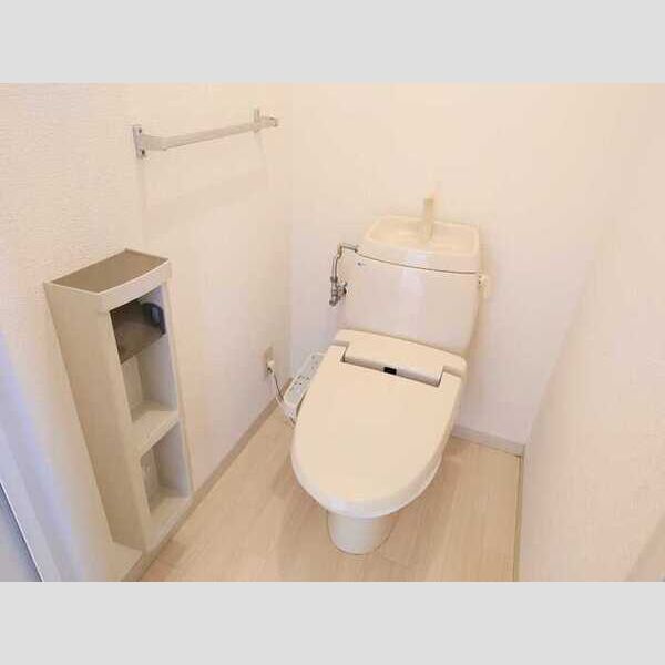 トイレ (温水洗浄暖房便座)