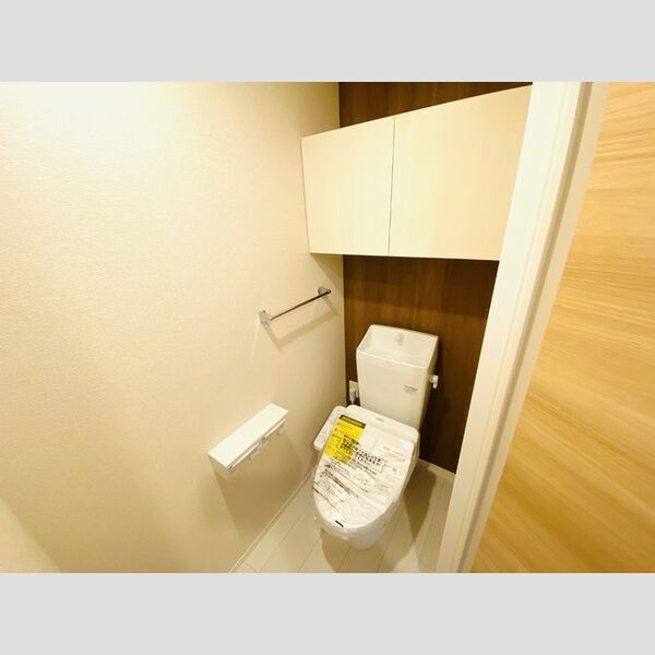 トイレ (温水洗浄暖房便座)