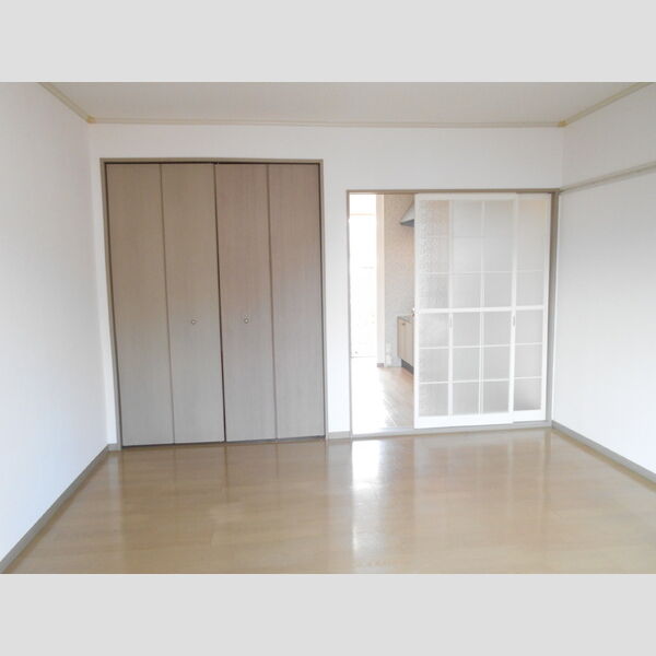 その他 (洋室8帖)