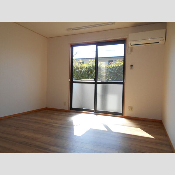 その他 (洋室8帖)