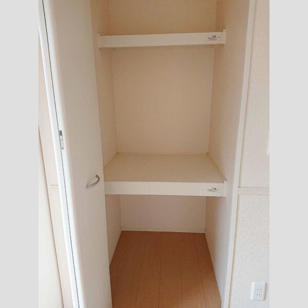 収納 (物入)