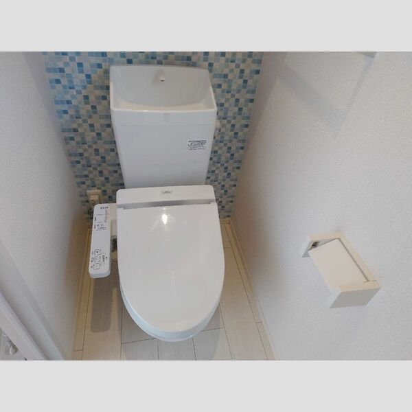 トイレ (温水洗浄暖房便座)