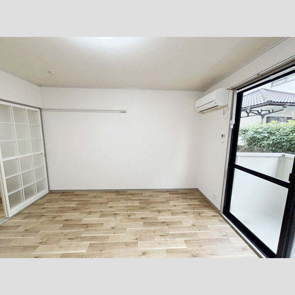 その他 (洋室8帖)
