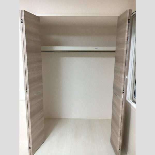 収納 (102 クローゼット)
