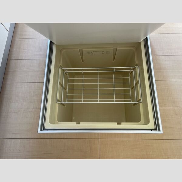 収納 (床下収納)