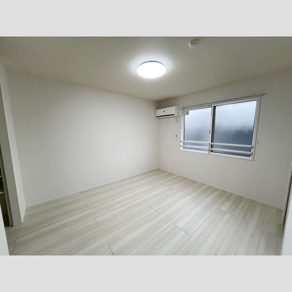 その他 (洋室8帖)