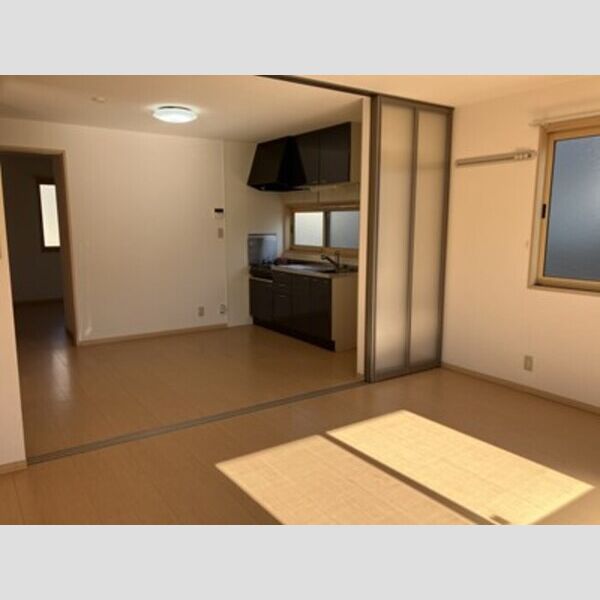 居室・リビング (DK6帖+南洋室9帖)