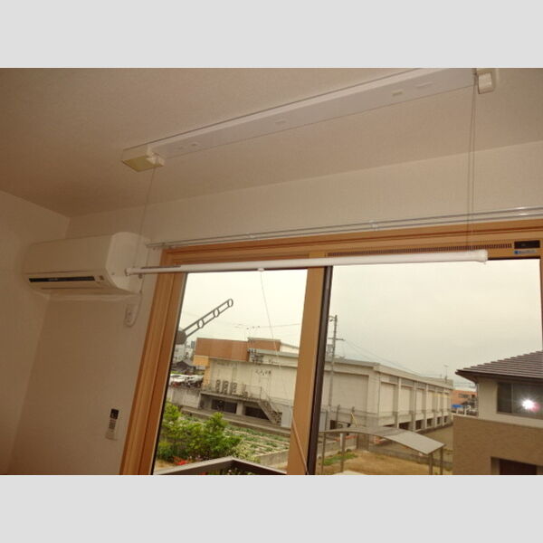 その他設備 (201室内物干し)