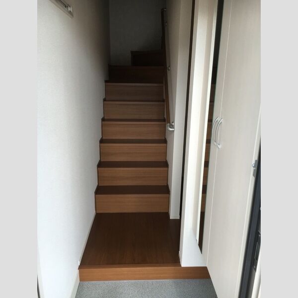 玄関 (階段)