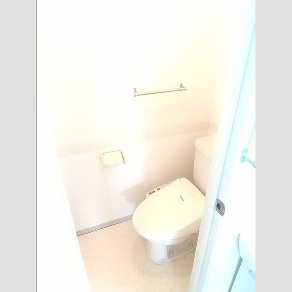 トイレ (トイレ)