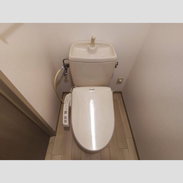 トイレ (温水洗浄暖房便座)