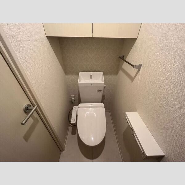 トイレ (温水洗浄暖房便座)