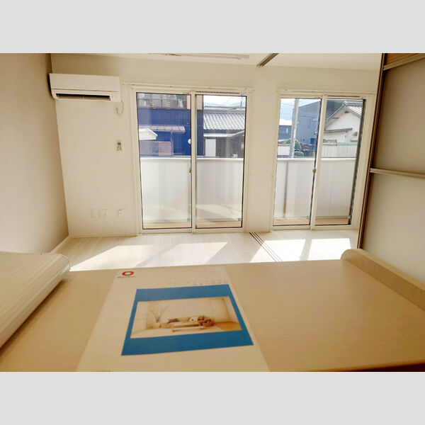 居室・リビング (LDK10.7帖～洋室4.5帖)