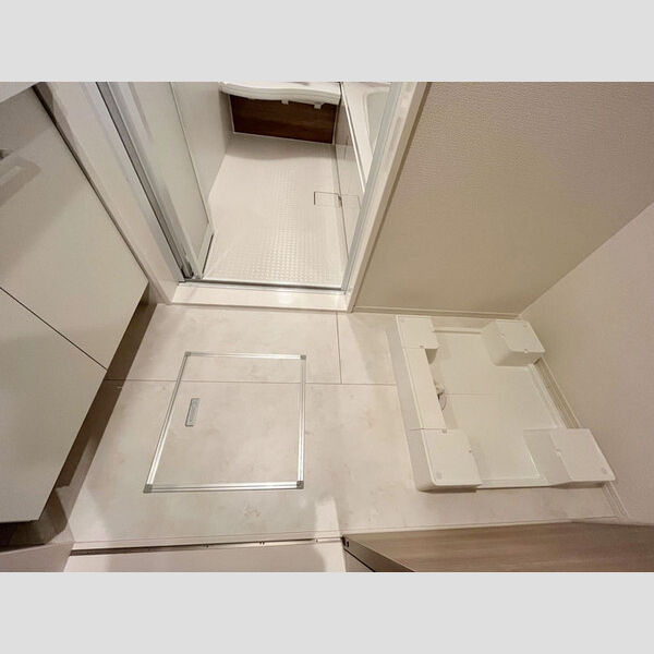 その他 (室内洗濯機置場・床下収納)
