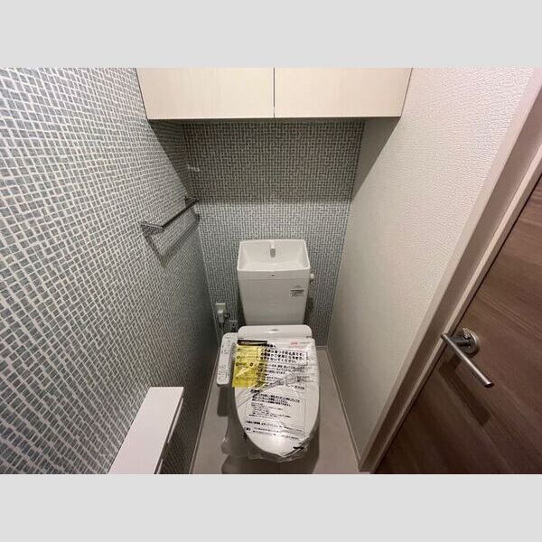 トイレ (温水洗浄暖房便座)