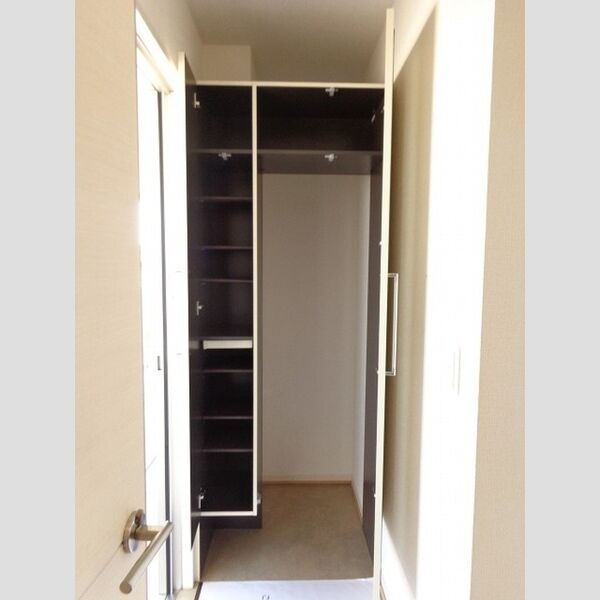 玄関 (玄関シューズBOX・収納)