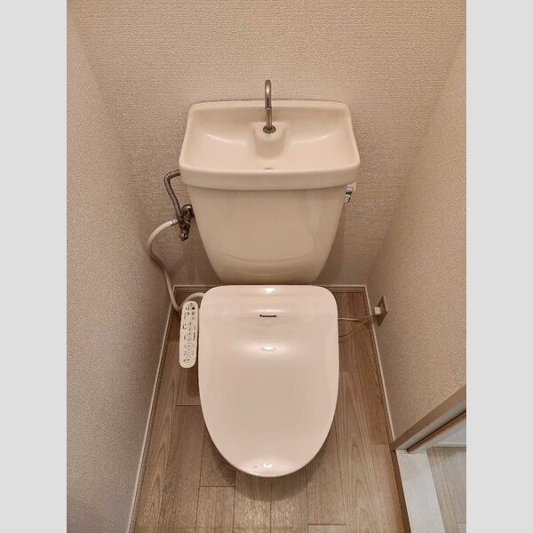 トイレ (温水洗浄暖房便座)