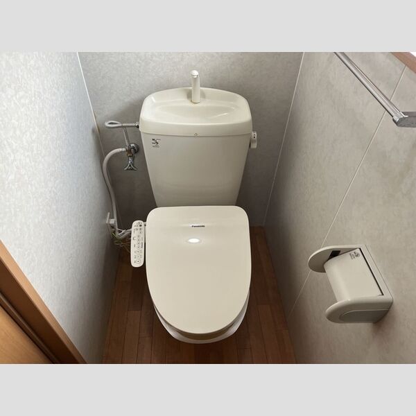 トイレ (温水洗浄暖房便座)