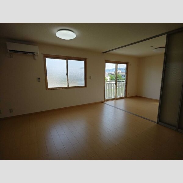 居室・リビング (LDK13帖～洋室6帖)