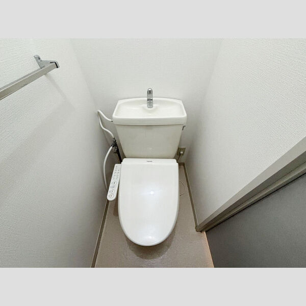 トイレ (温水洗浄暖房便座)