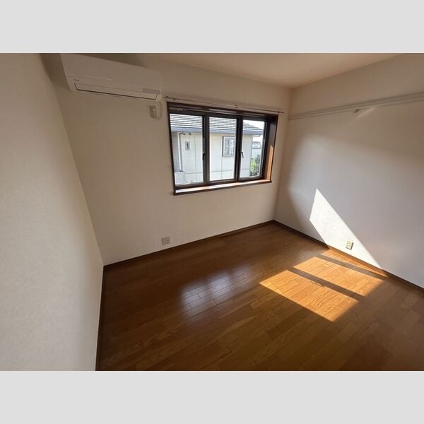 その他 (南東洋室6帖)