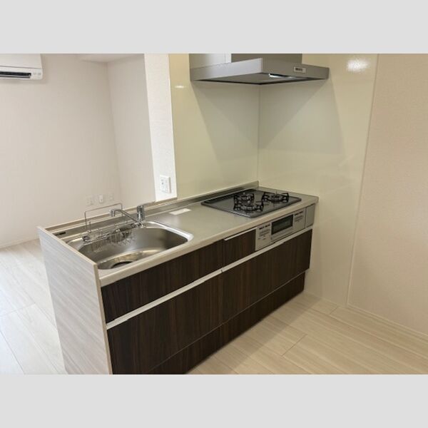 キッチン (3口ガスコンロ付きシステムキッチン)