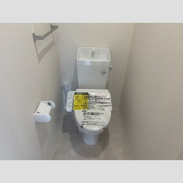トイレ (温水洗浄便座交換付トイレ)