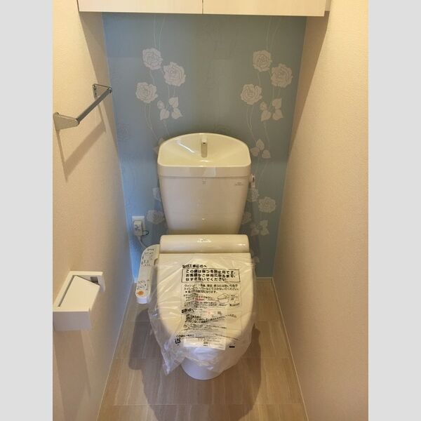 トイレ (トイレ)