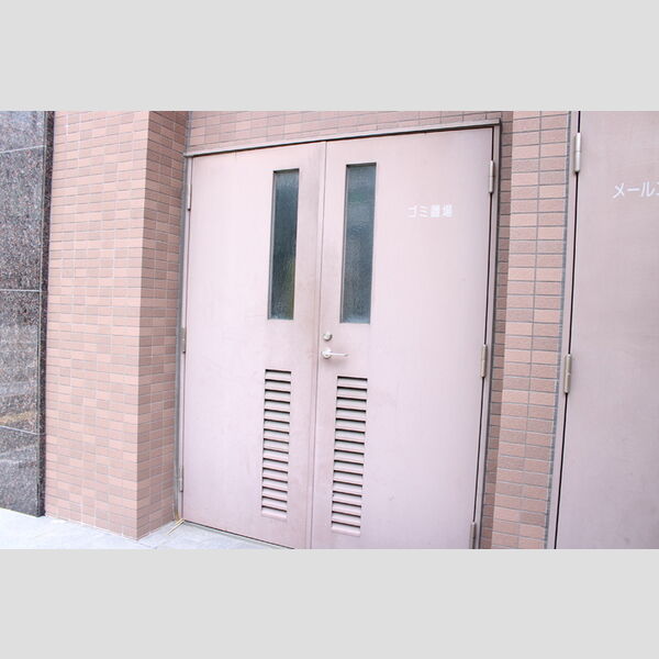 現地周辺 (ゴミ置き場)