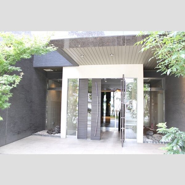 エントランス (エントランス)